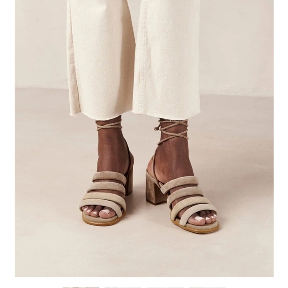 ALOHAS Tan High-Heeled Stilettos